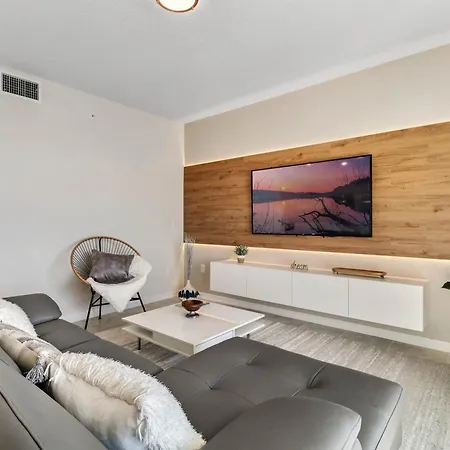 2 Bedrooms - 2 Bathrooms - Storey Lake 3131-303 Pc